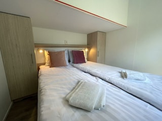 Schlaffzimmer Strandlodge Strand49