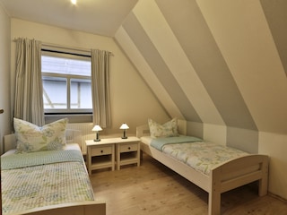 Schlafzimmer 2