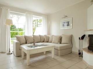 Sitzecke mit Blick auf Garten und Terrasse