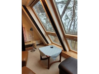 Sitzecke Dachboden mit Panoramafenstern