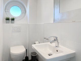 Separates Gäste WC.