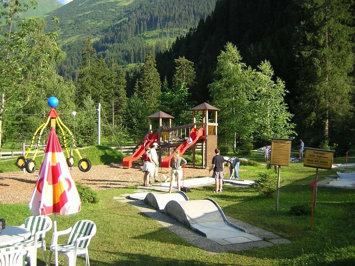 Kinderspielplatz, Minigolf