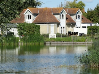 Villa am Teich