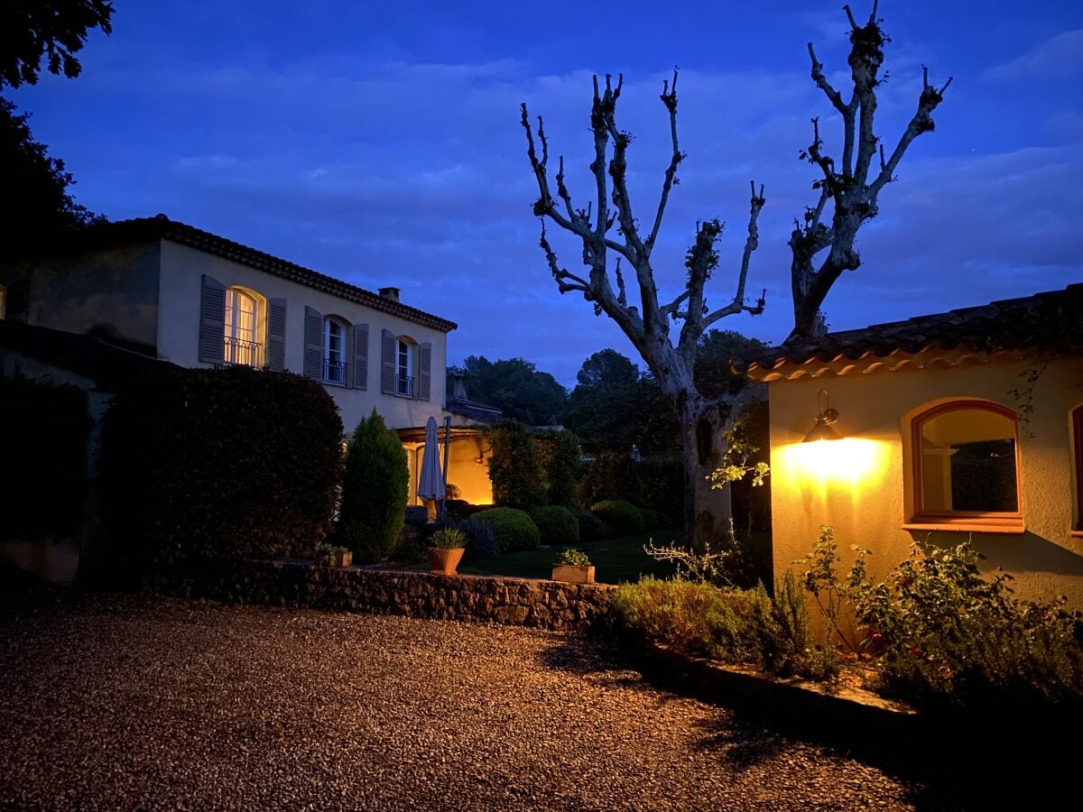 La Bastide am Abend