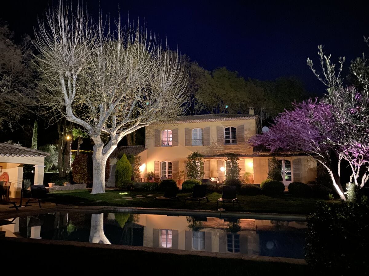 La Bastide am Abend