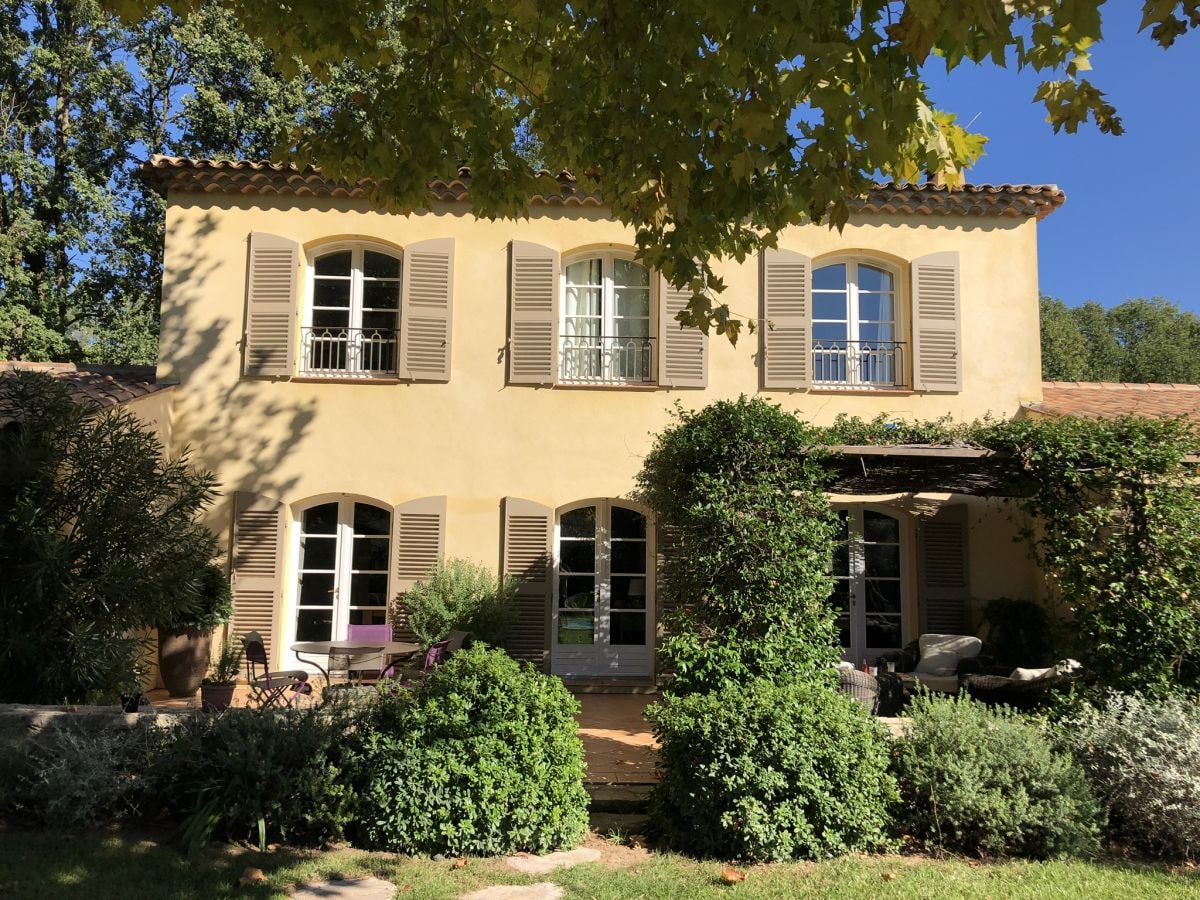 La Bastide vom Garten aus