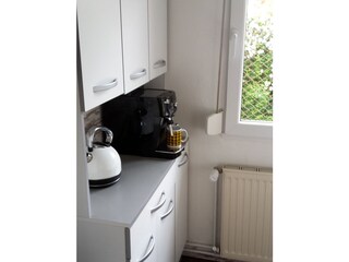 Küche mit Kaffeeautomat