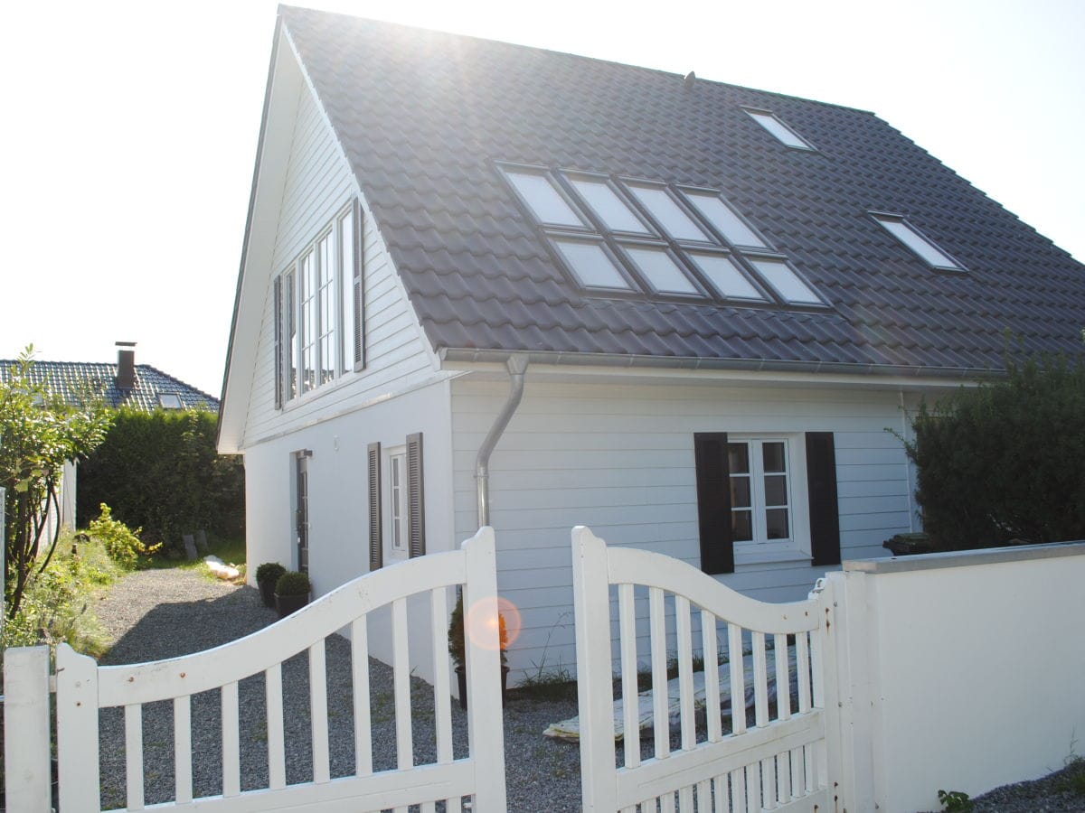 Carport und darüberliegender Balkon kommen noch hinzu