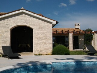 Villa Anita with pool in Hrboki - wiibuk.com