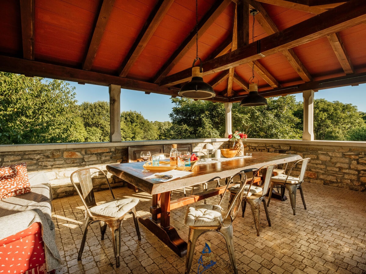 dinning area on the teracce