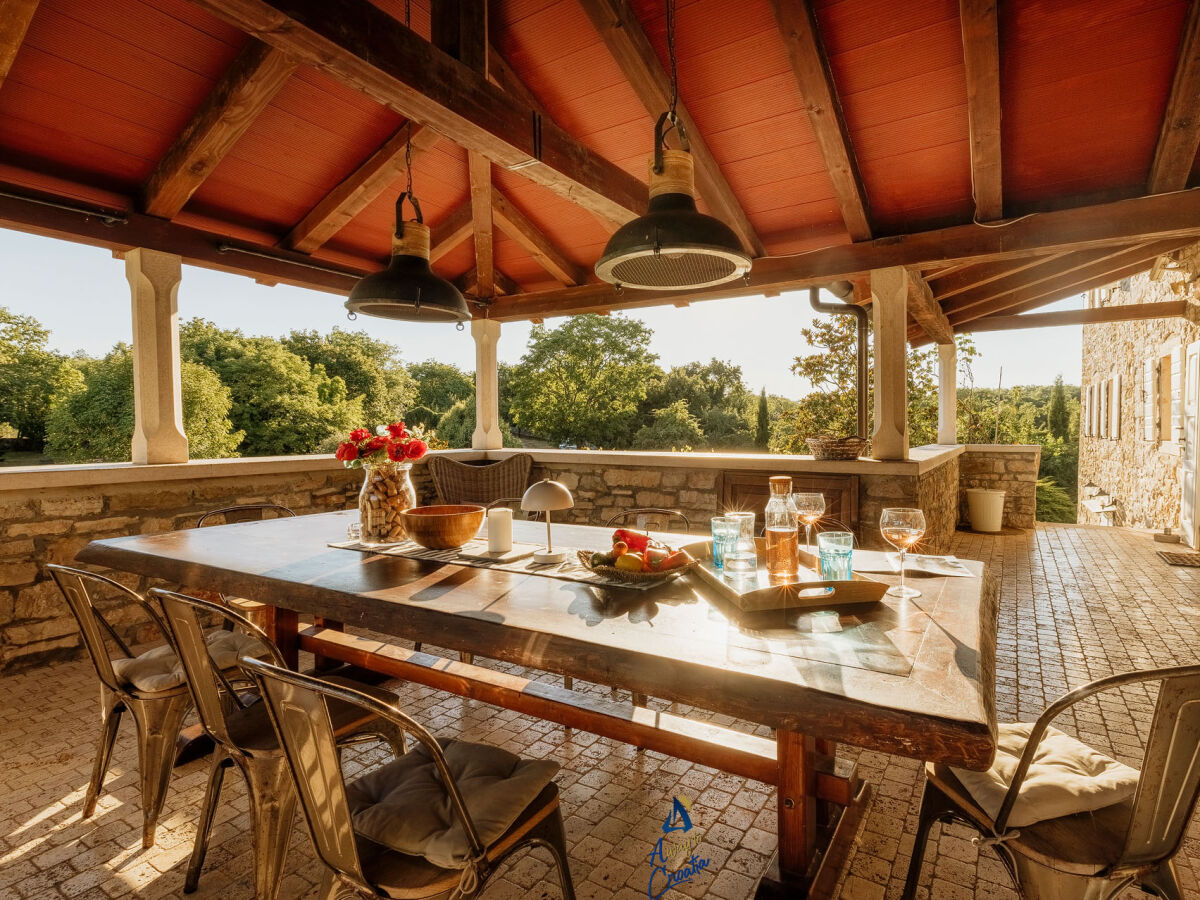 dinning area on the teracce