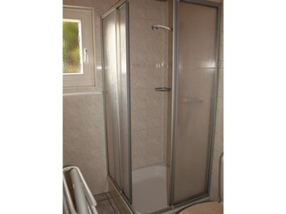 Appartement Goldswil Salle de bain 13