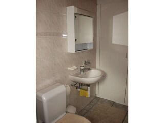 Appartement Goldswil Badkamer 14