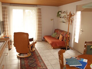 Appartement Goldswil Woonkamer 8