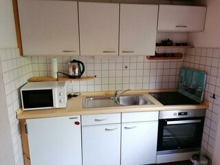Helle und geräumige Kellerküche/Schlafzimmer