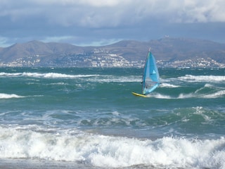 Windsurfen am Strand von St. Pere Pescador