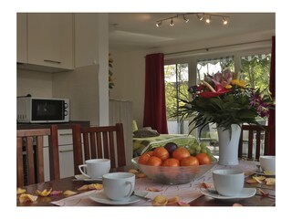 voll ausgestattete Küchenzeile