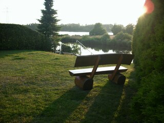 Gartenbank mit Blick auf das Timmeler Meer