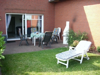 Terrasse, Gartenmöbel, Grillkamin