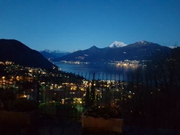 Ferienwohnung mit großer Terrasse und Seeblick