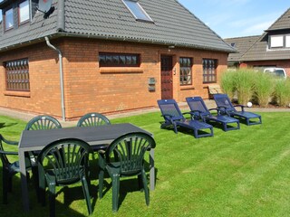 Gartenmöbel stehen ausreichend zur Verfügung