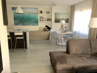 Zimmer vom Sitzbereich aus