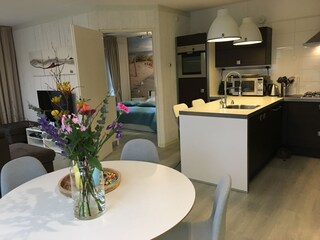 Wohnzimmer mit Küche