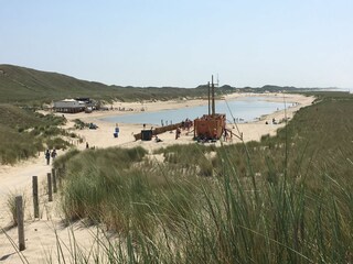 Die Lagune bei Camperduin  mit dem neuen Spielsschiff!