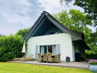 Südansicht mit Terrasse