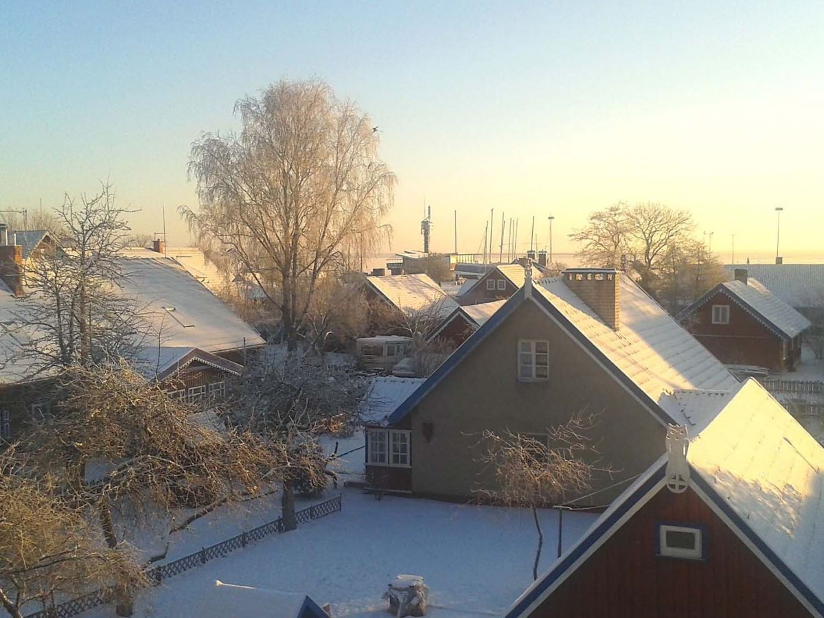 Winterpanorama - Blick von der Terrasse zum Yachthafen