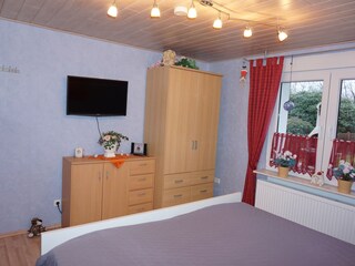 Zweiter Fernseher im Schlafzimmer