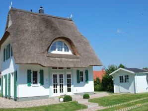 Holiday house Reetgedecktes Ferienhaus in Rerik mit Terrasse - Rerik - image1