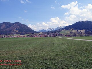 Buching mit BuchenbergAlm (rechts)