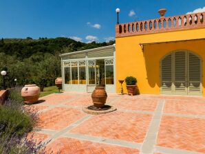 Ferienhaus Wunderschönes Bauernhaus in Terme mit Jacuzzi - Montecatini Terme - image1