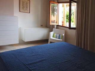 Das Schlafzimmer mit Doppelbett