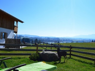 Berg und Seeblick von Terrasse und Balkon