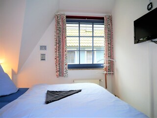 Schlafzimmer mit TV