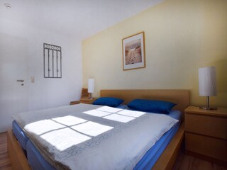 Schlafzimmer 2