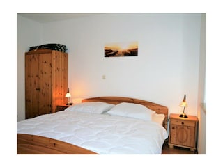Schlafzimmer mit Doppelbett