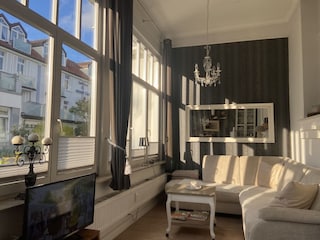 Wohnbereich mit Smart-TV