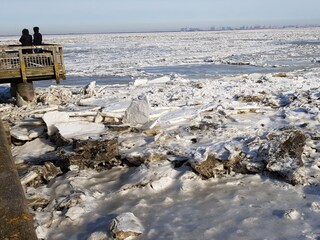 Packeis am Steg