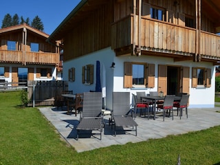 Terrasse mit Möbeln