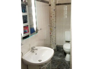 Badezimmer mit Dusche