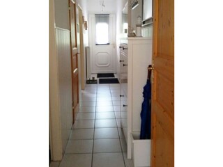 Flur mit Garderobe und Schuhschrank
