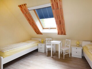 Schlafzimmer mit 2 Einzelbetten