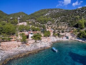 Maison de vacances Rubin dans sa propre baie sur l'île de Hvar - Zastražišće - image1