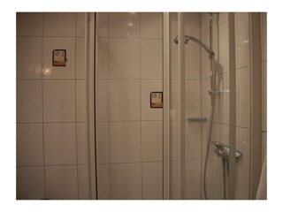 Dusche in der Ferienwohnung Inselblume 45 in Burgtiefe auf Fehmarn