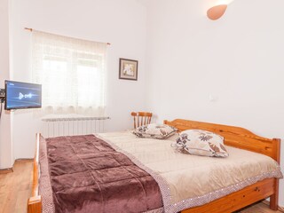 Bedroom 2 - Detail 1