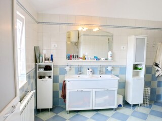 Bathroom on the second floor - detail 1