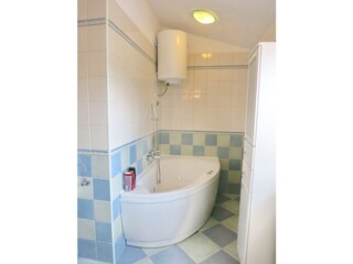 Bathroom on the second floor - detail 3